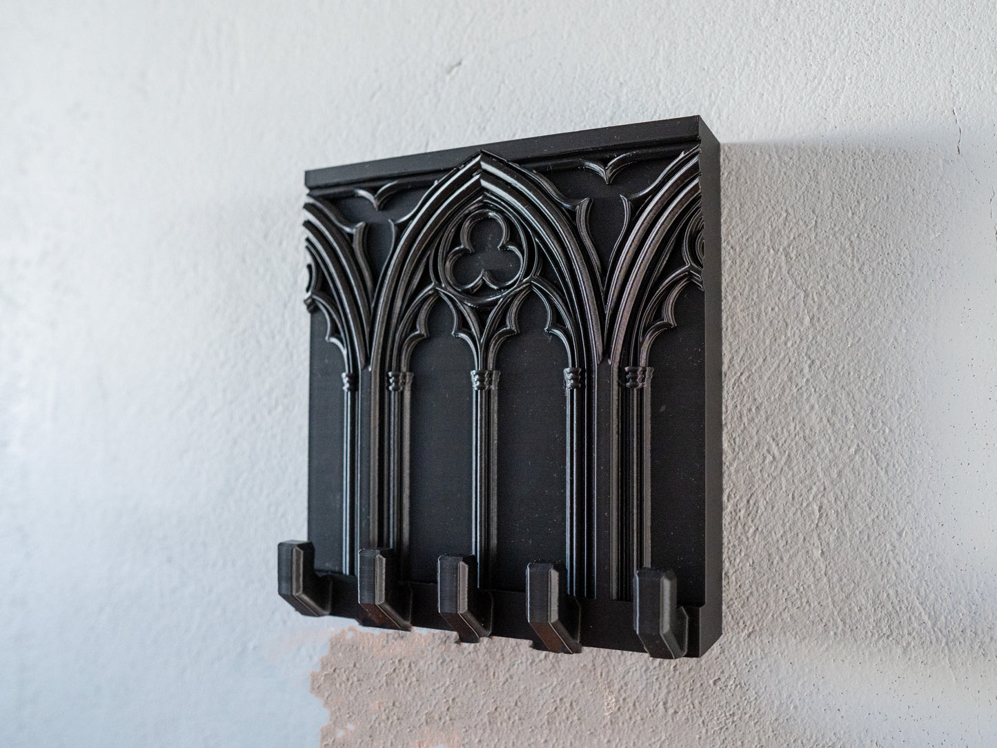 Gotycki Wieszak na Klucze – Mroczna Elegancja i Stylowy Porządek